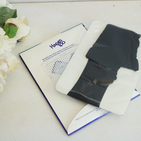Vintage 1980s 1990s Pantyhose, New NOS Hanes Too, Size AB in Black, Sheer - Picture 10 of 10